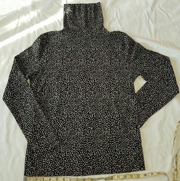 Liz Claiborne Tops - Liz Claiborne 100% cotton knit turtleneck top.